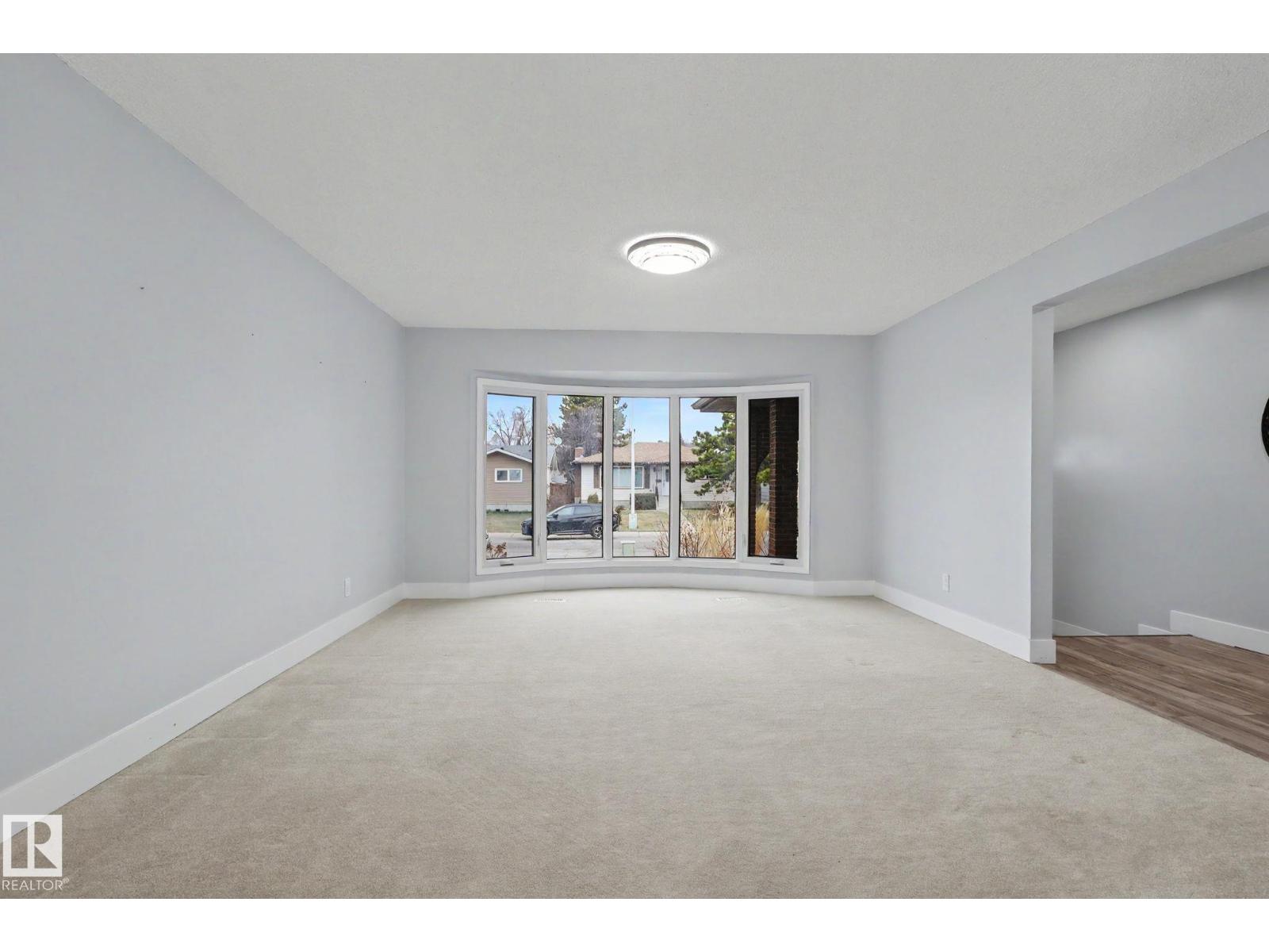 8711 30 AV NW, Edmonton