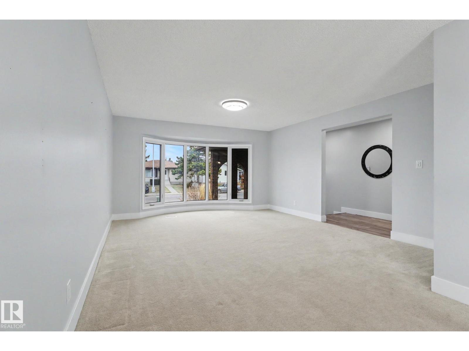 8711 30 AV NW, Edmonton