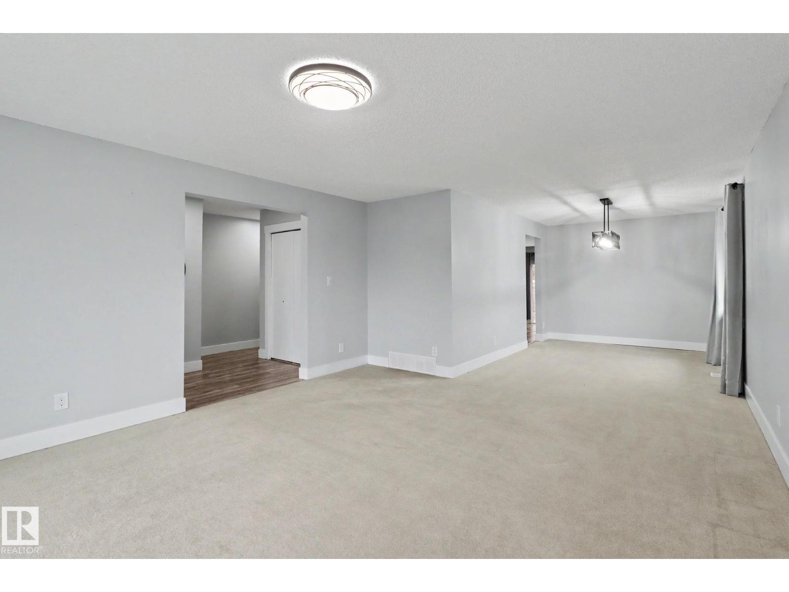 8711 30 AV NW, Edmonton