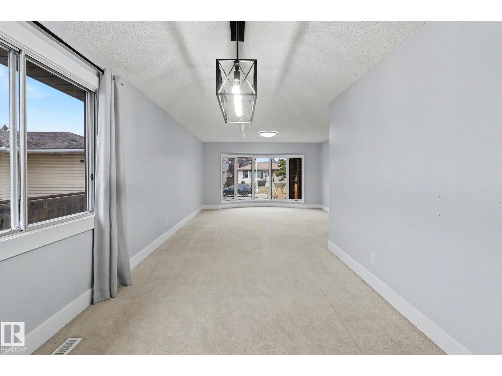 8711 30 AV NW, Edmonton