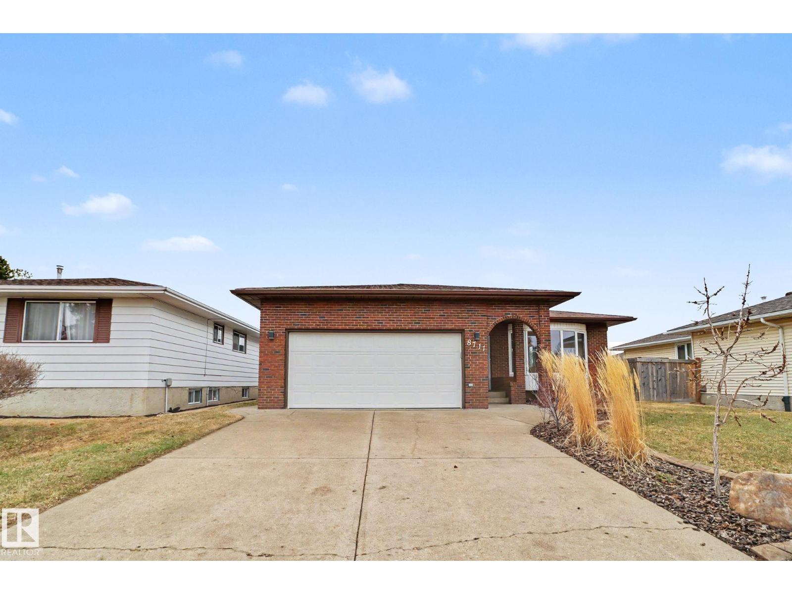 8711 30 AV NW, Edmonton