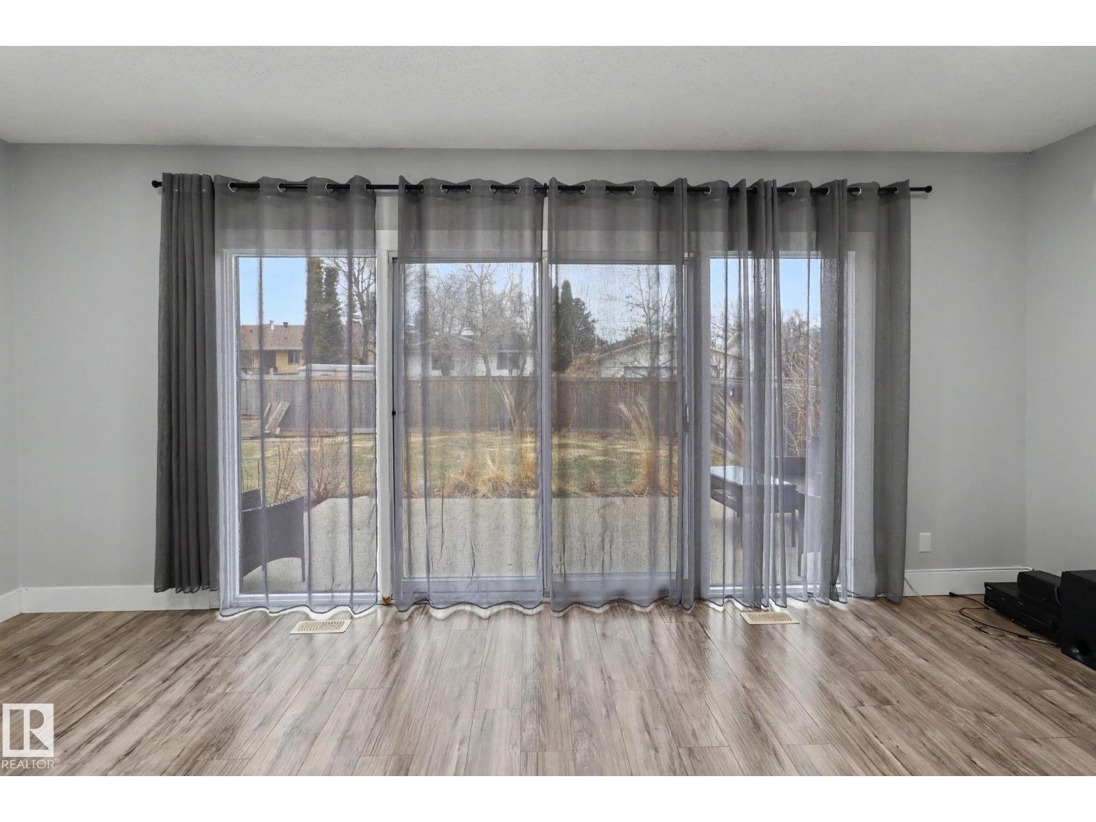 8711 30 AV NW, Edmonton