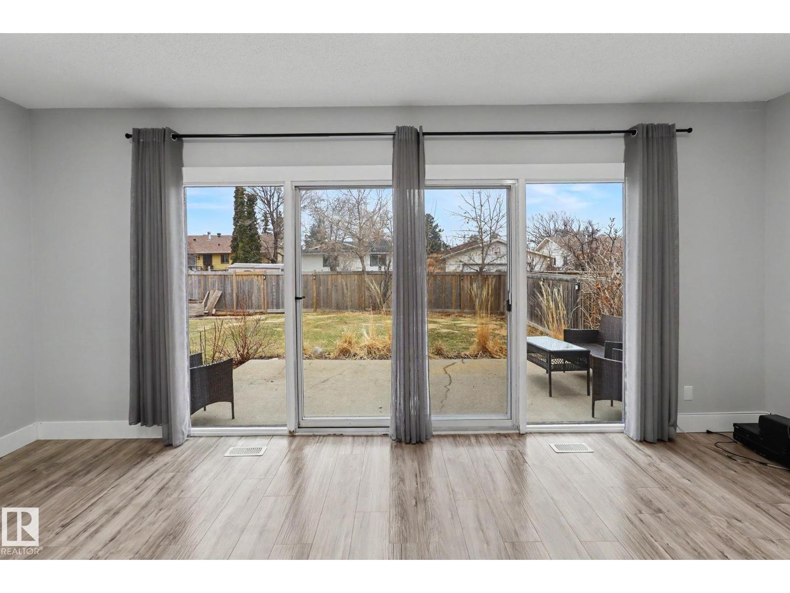 8711 30 AV NW, Edmonton