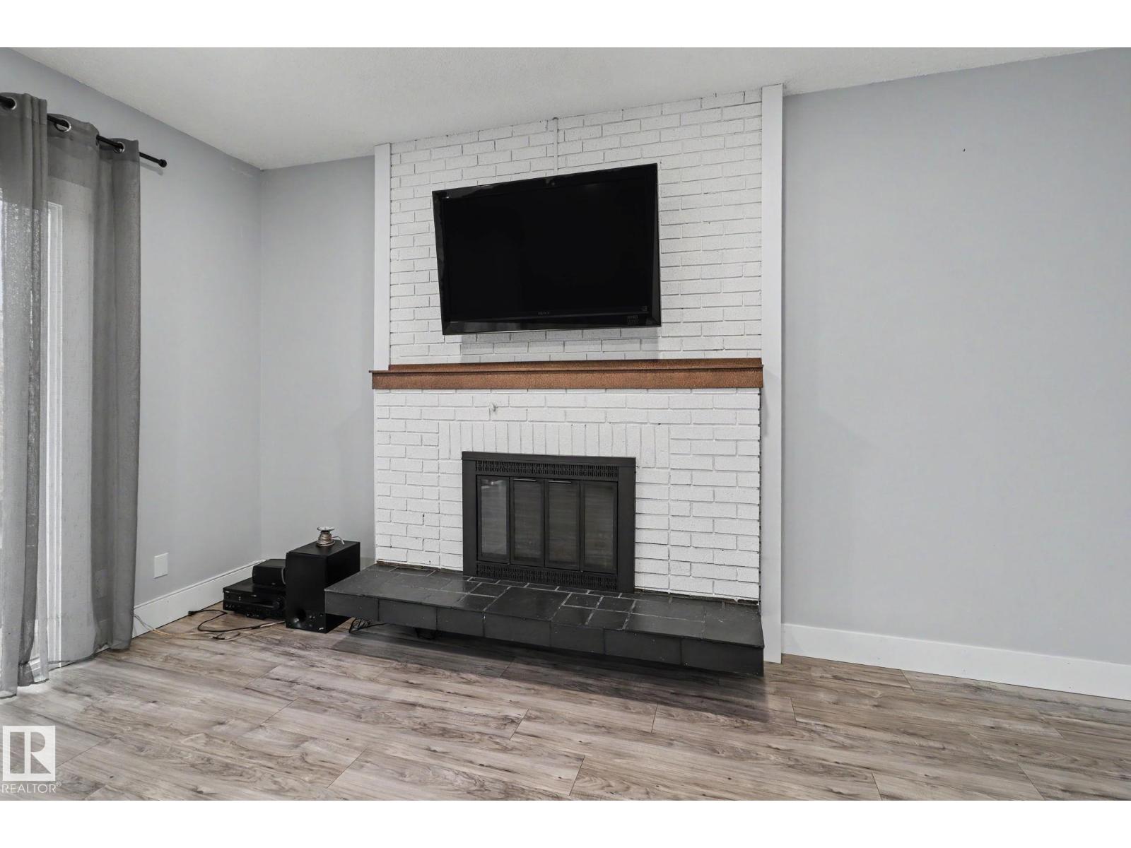 8711 30 AV NW, Edmonton