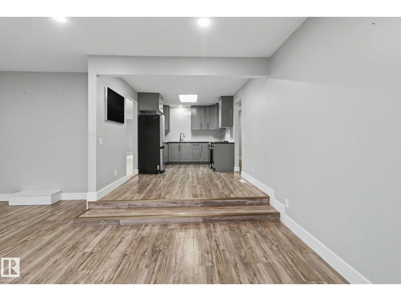 8711 30 AV NW, Edmonton