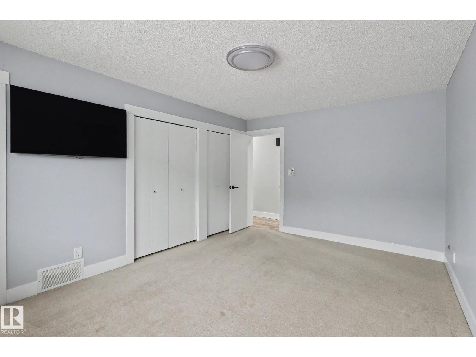 8711 30 AV NW, Edmonton