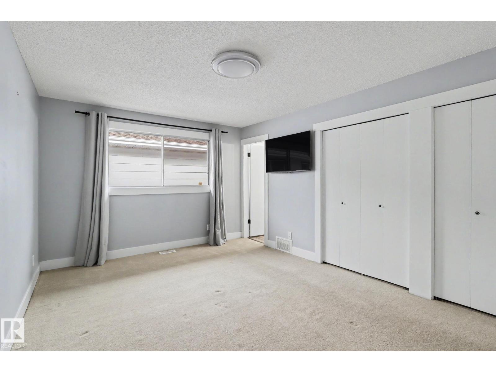 8711 30 AV NW, Edmonton