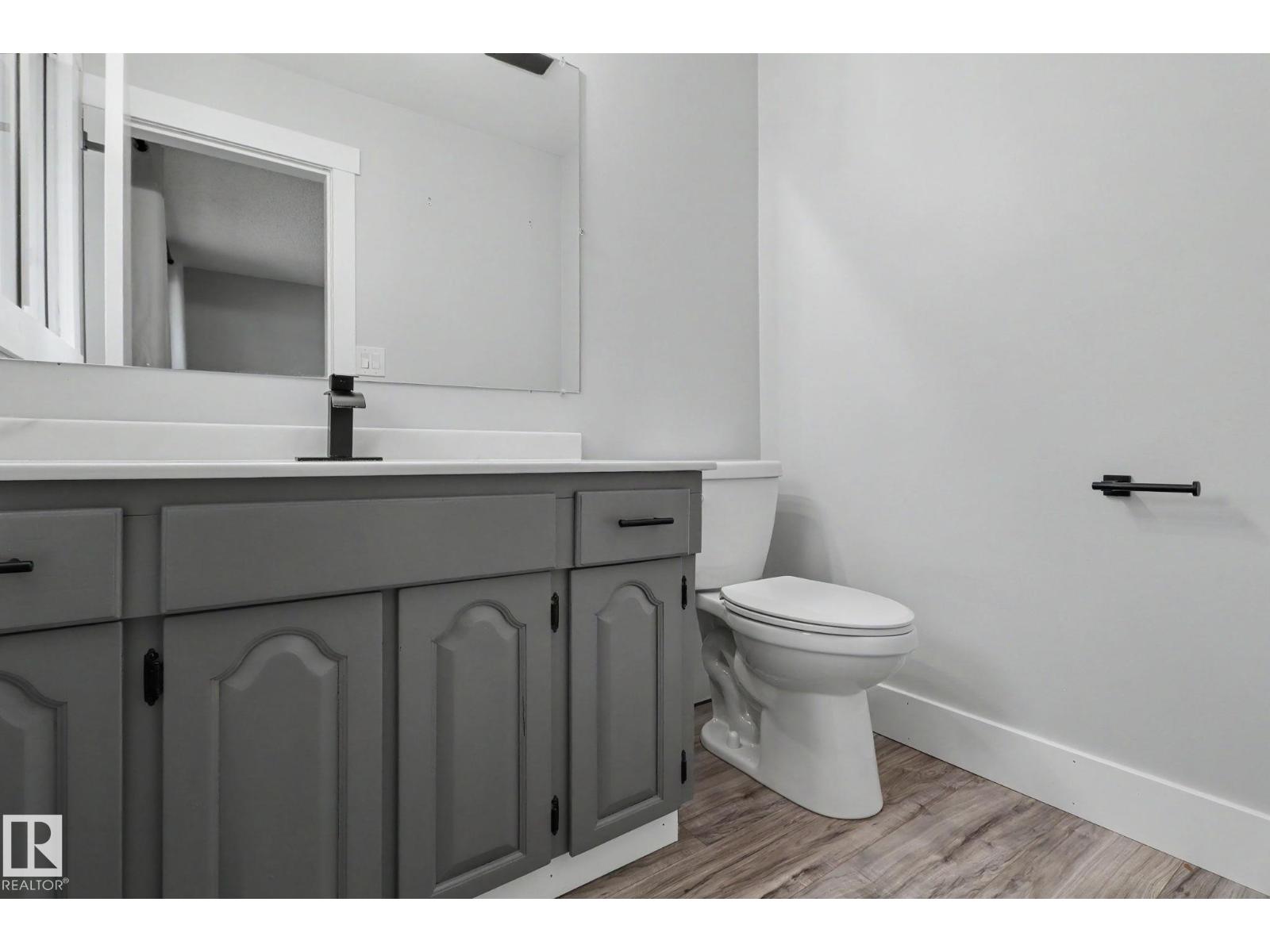 8711 30 AV NW, Edmonton