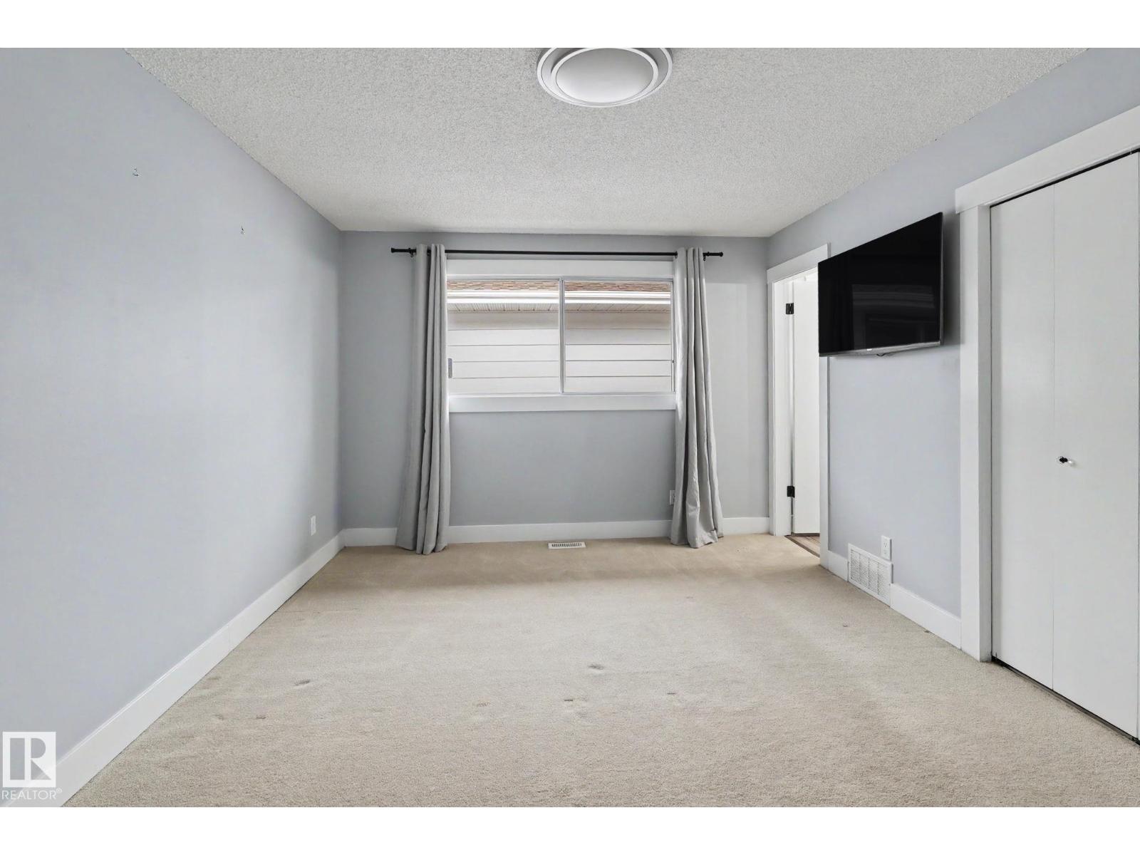 8711 30 AV NW, Edmonton