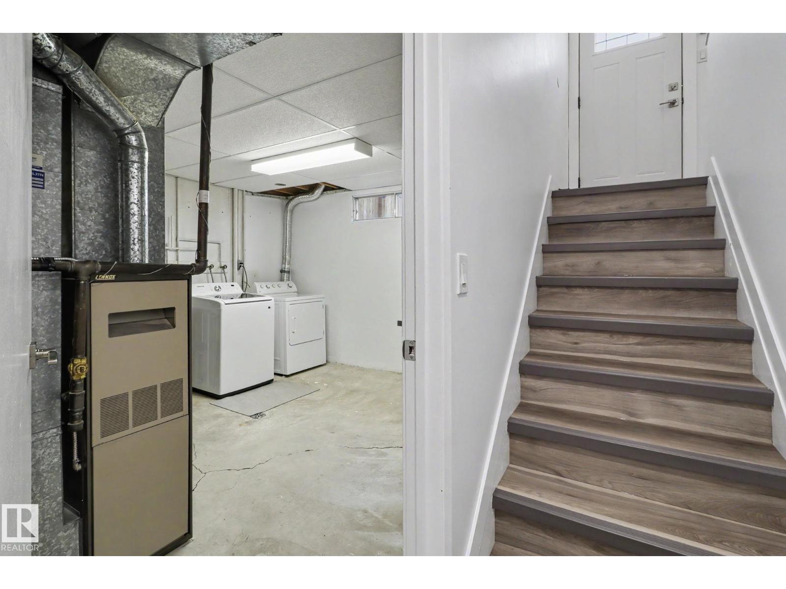 8711 30 AV NW, Edmonton