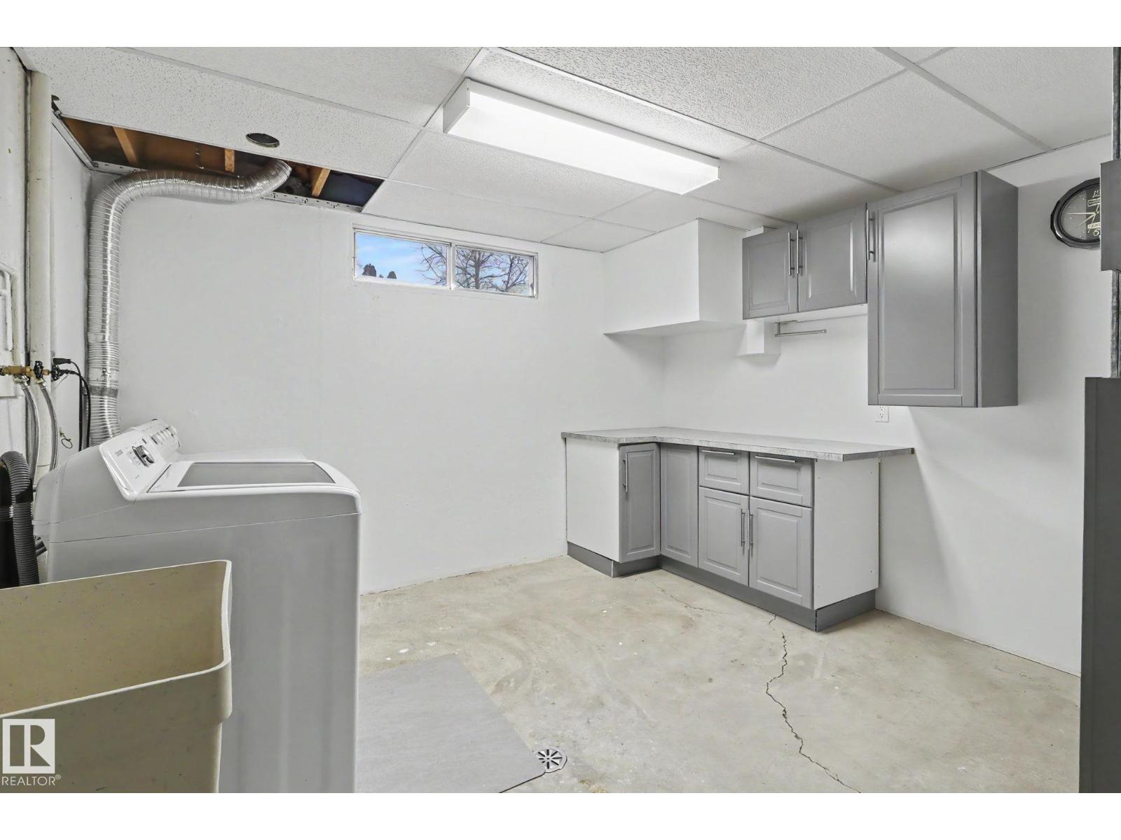 8711 30 AV NW, Edmonton