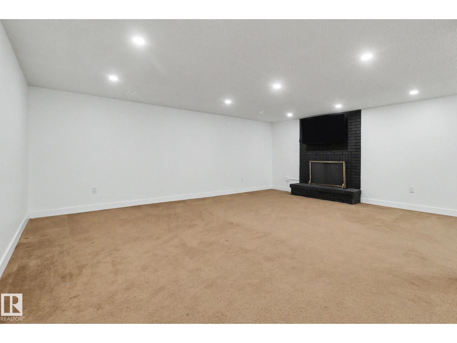 8711 30 AV NW, Edmonton