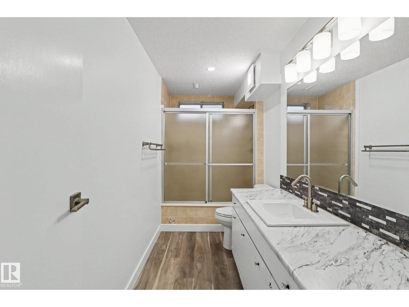 8711 30 AV NW, Edmonton