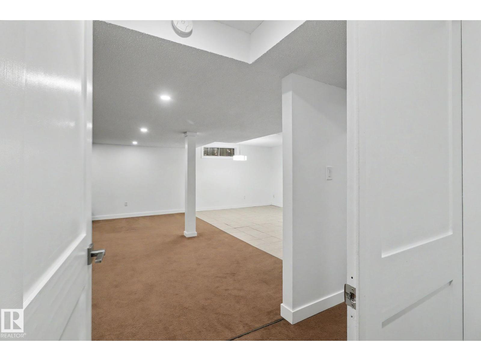 8711 30 AV NW, Edmonton