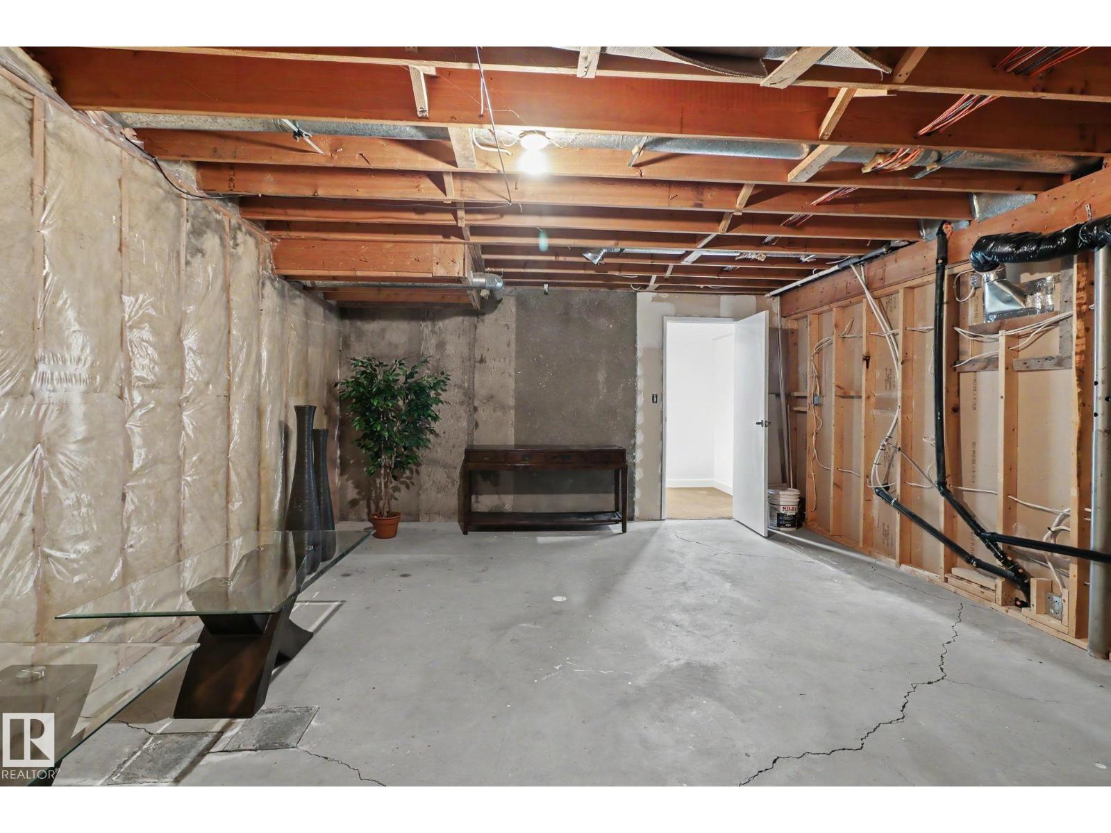 8711 30 AV NW, Edmonton