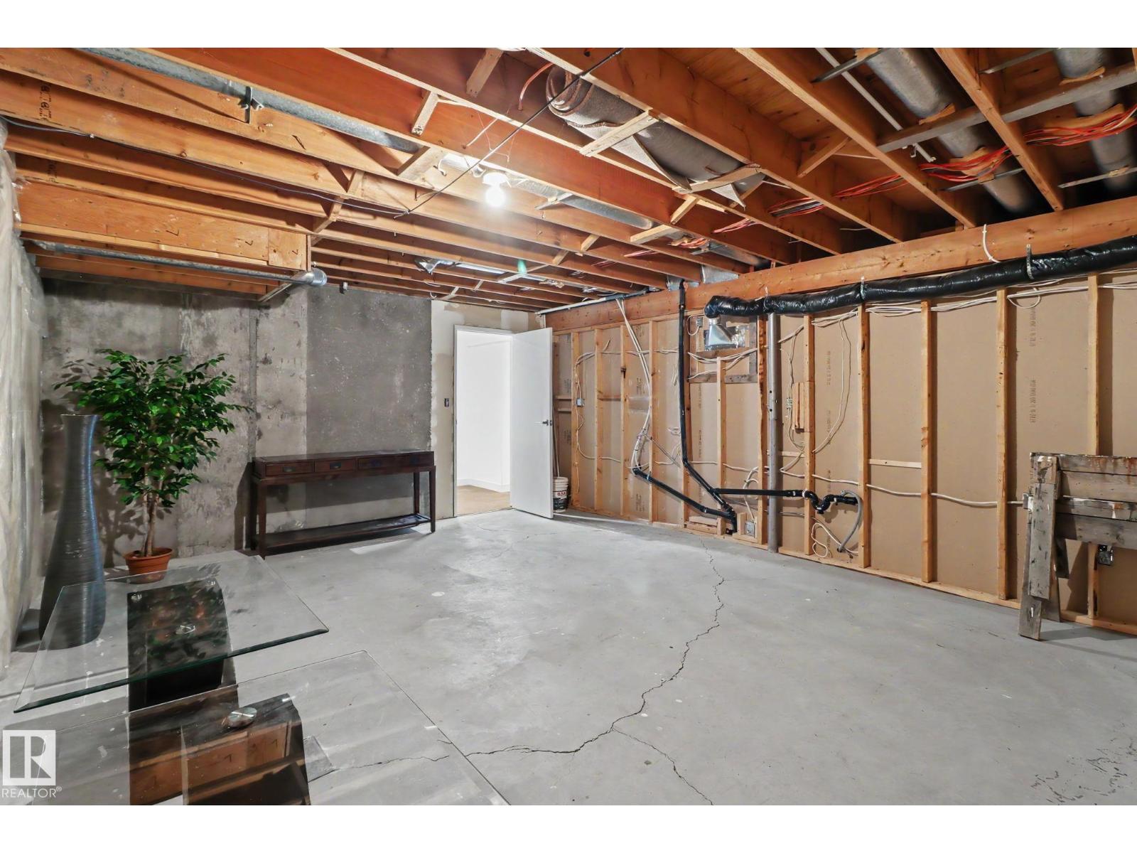 8711 30 AV NW, Edmonton