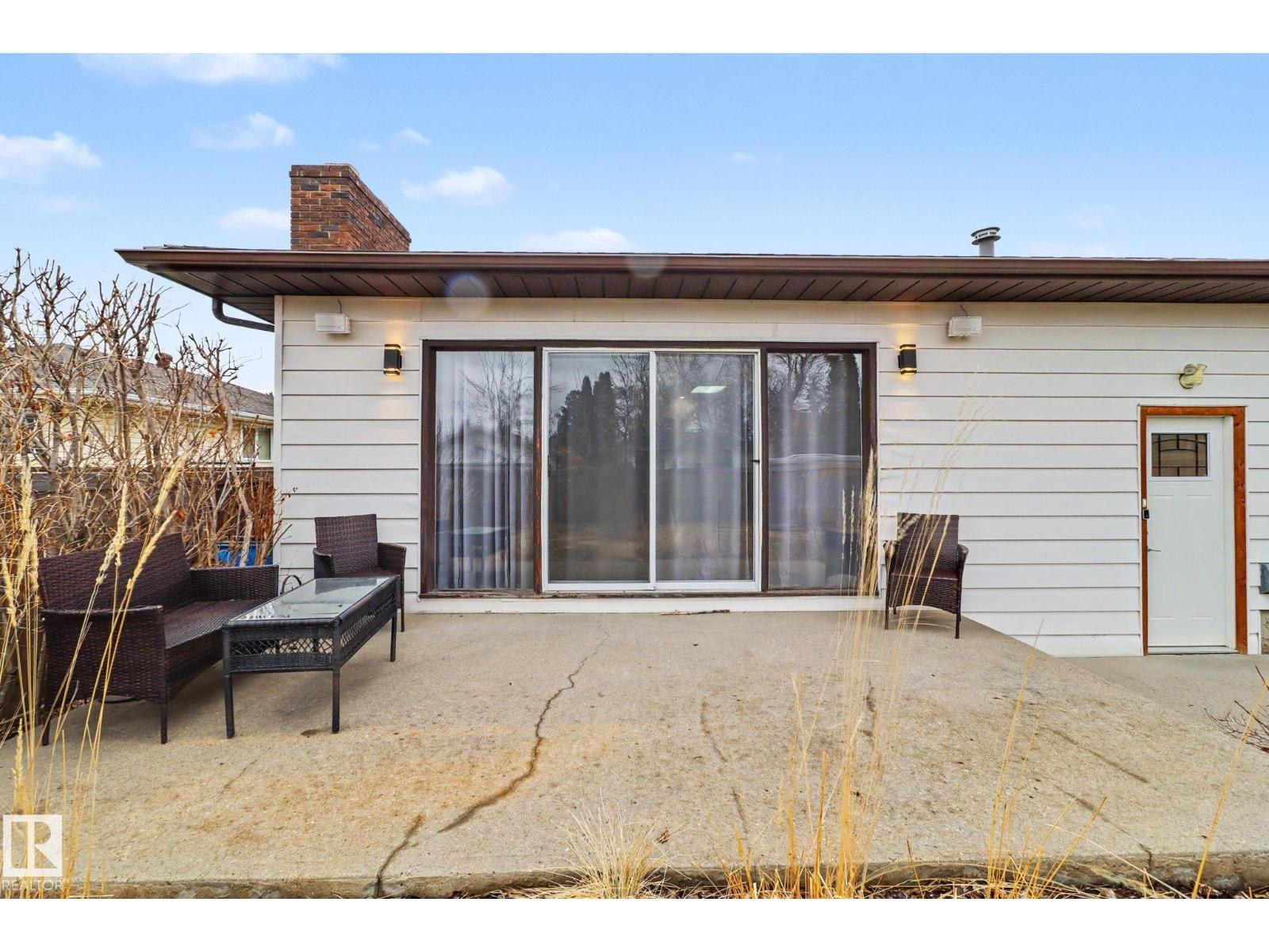 8711 30 AV NW, Edmonton