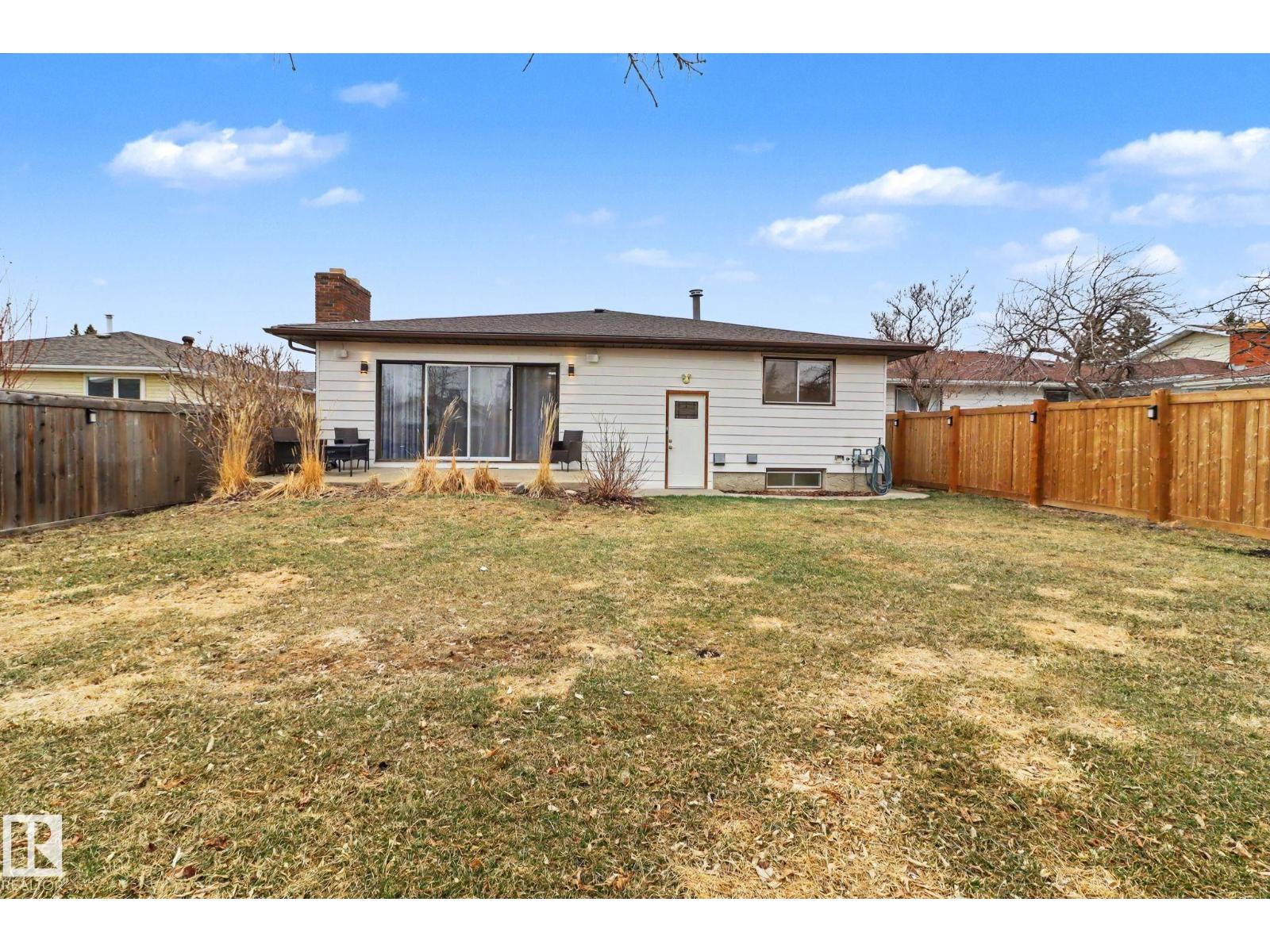 8711 30 AV NW, Edmonton