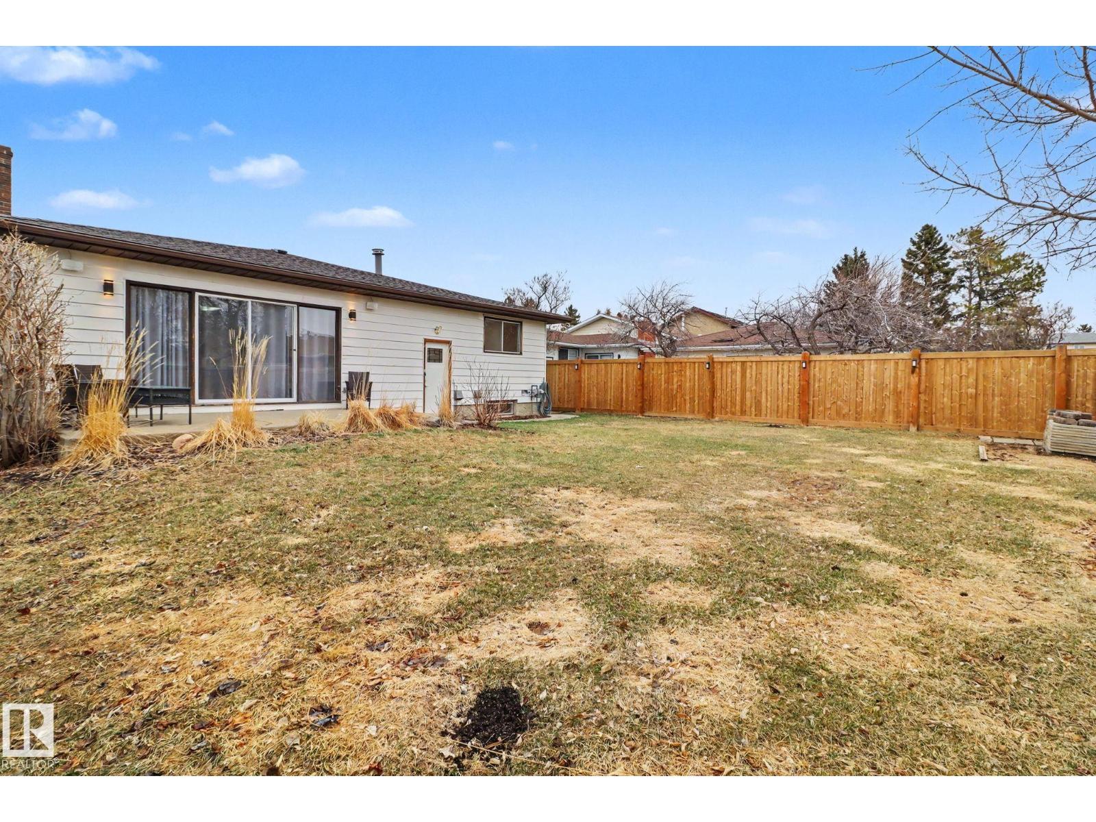 8711 30 AV NW, Edmonton