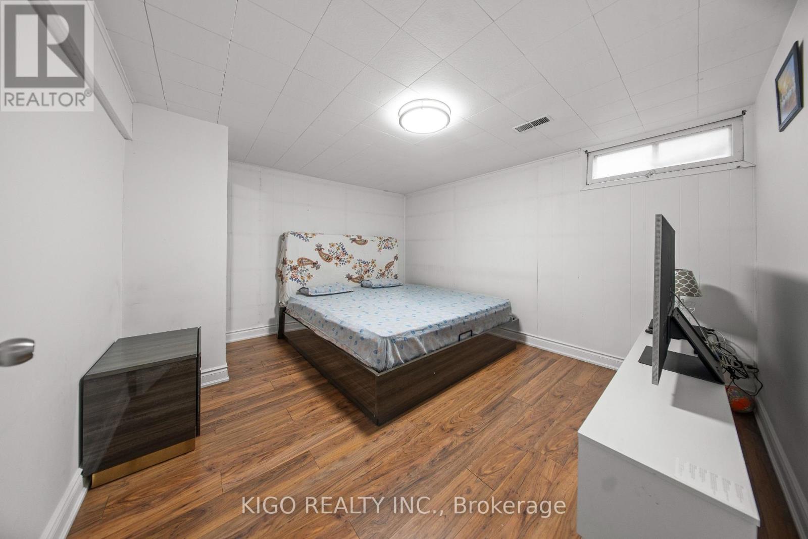 42 TUPPER CRESCENT - 23