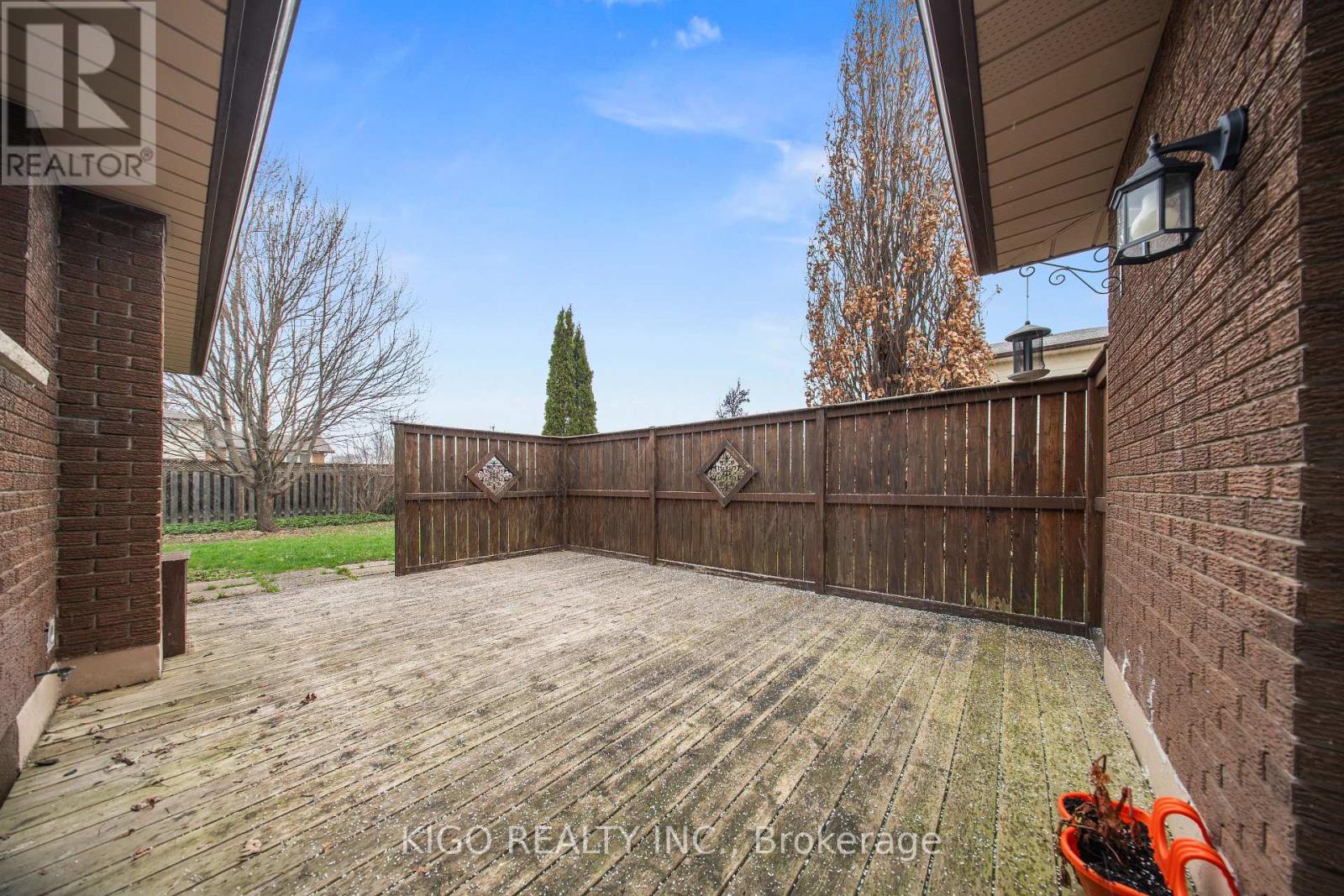 42 TUPPER CRESCENT - 29