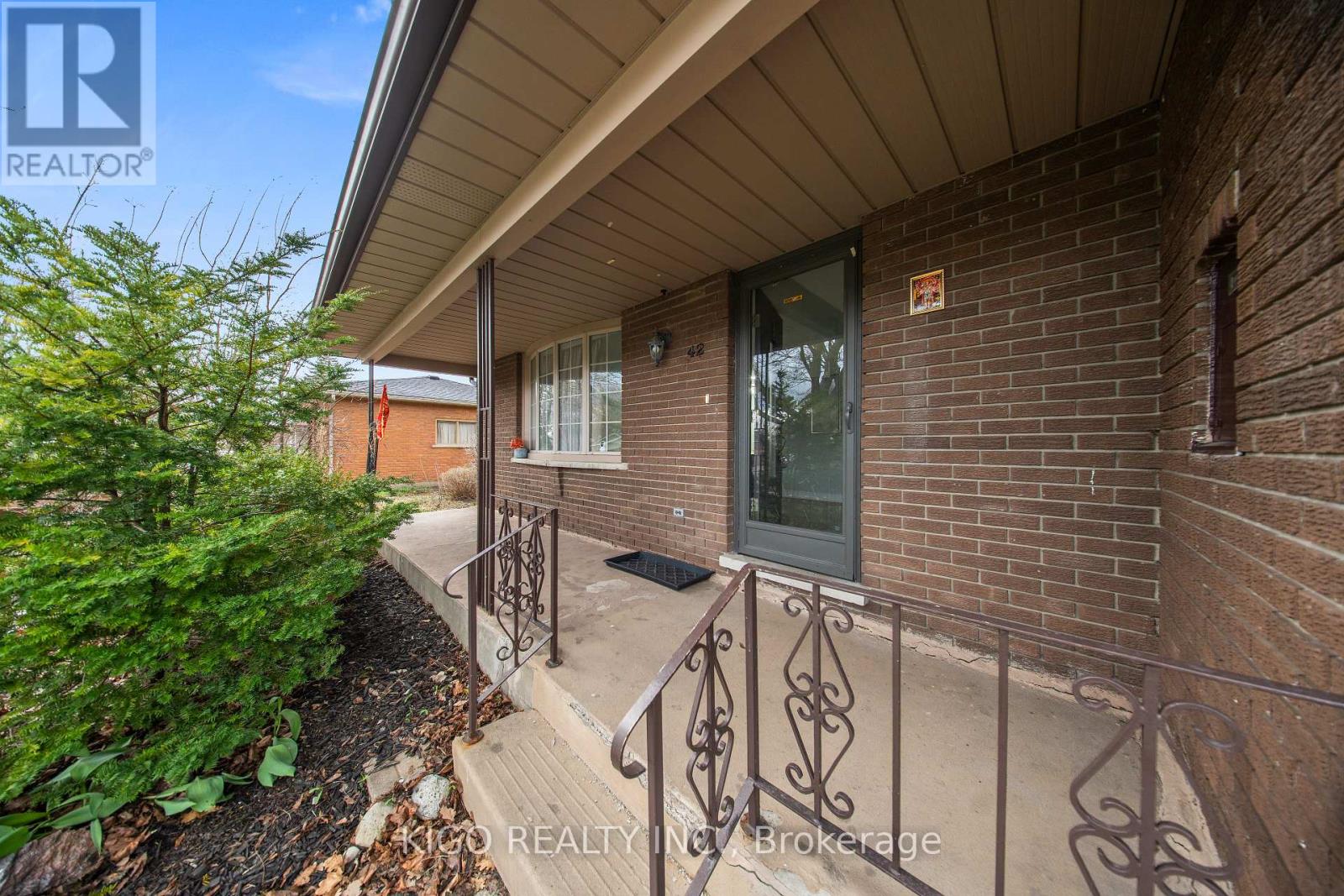 42 TUPPER CRESCENT - 4