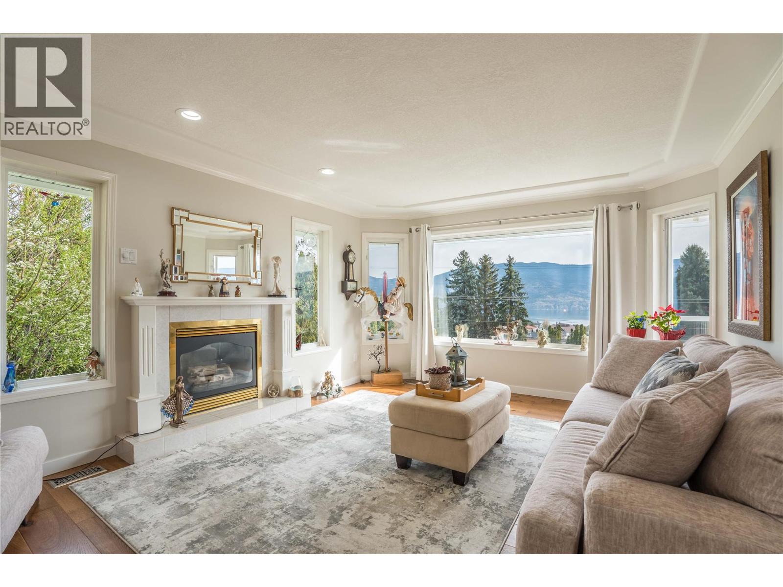  10804 GIANTS HEAD Road, Summerland