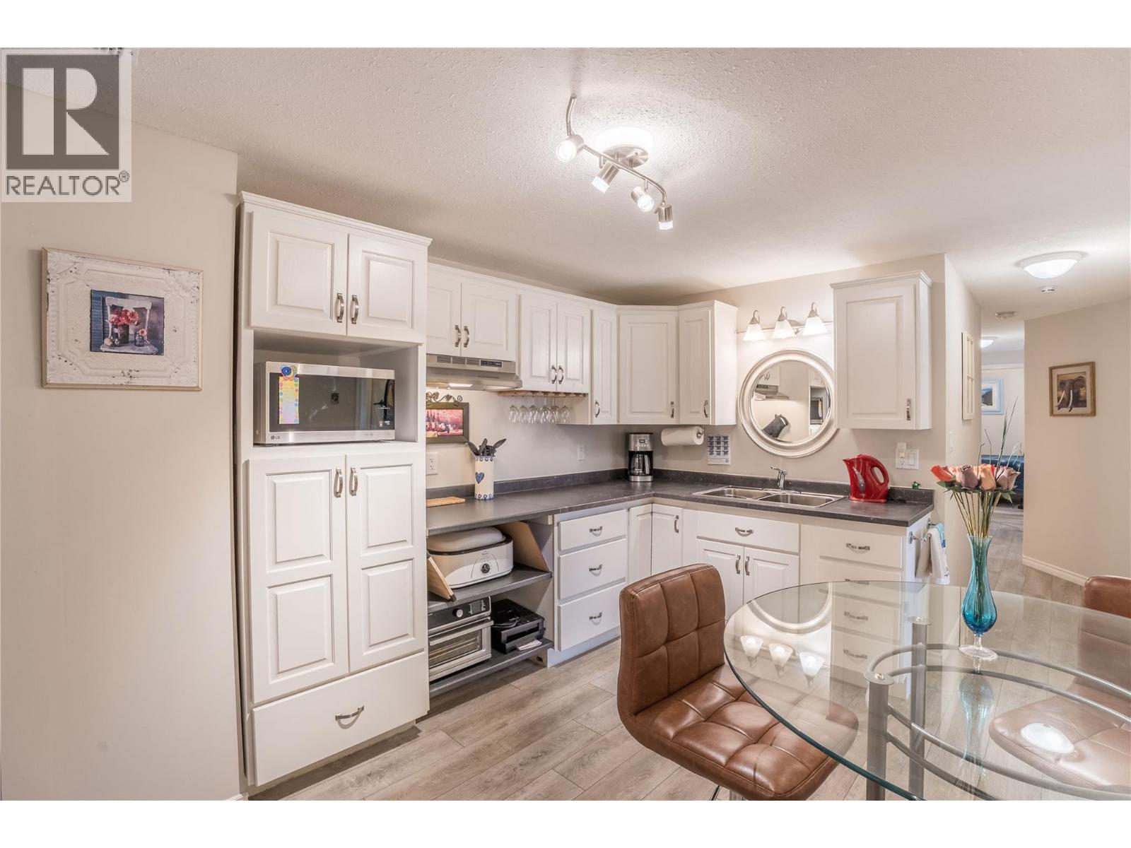  10804 GIANTS HEAD Road, Summerland