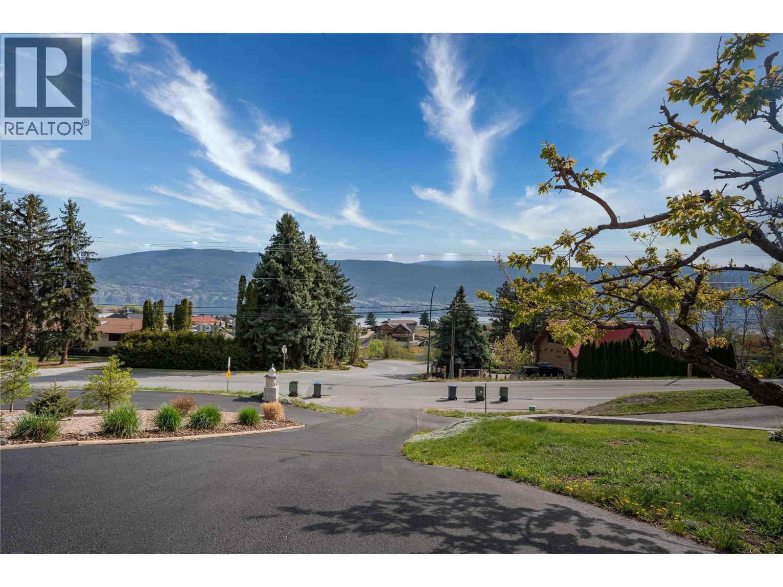  10804 GIANTS HEAD Road, Summerland