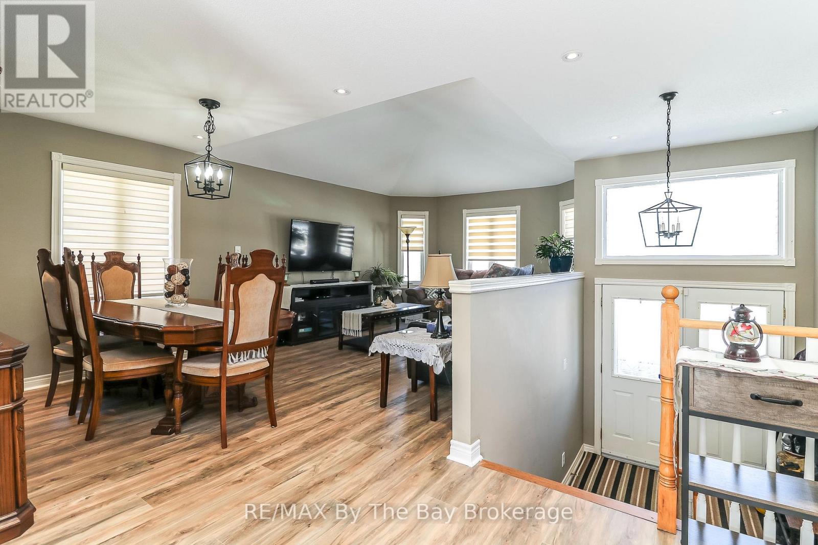 437 RAMBLEWOOD DRIVE - 12