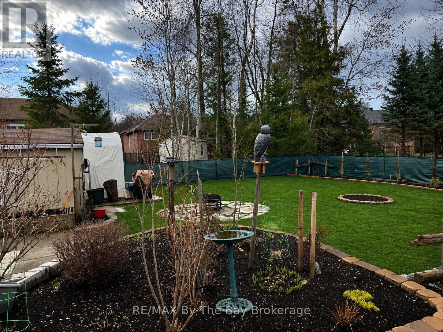 437 RAMBLEWOOD DRIVE - 25