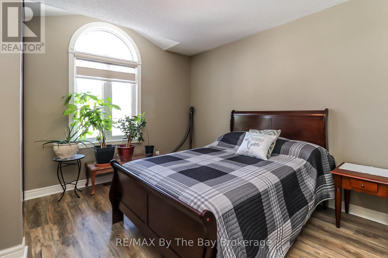 437 RAMBLEWOOD DRIVE - 29
