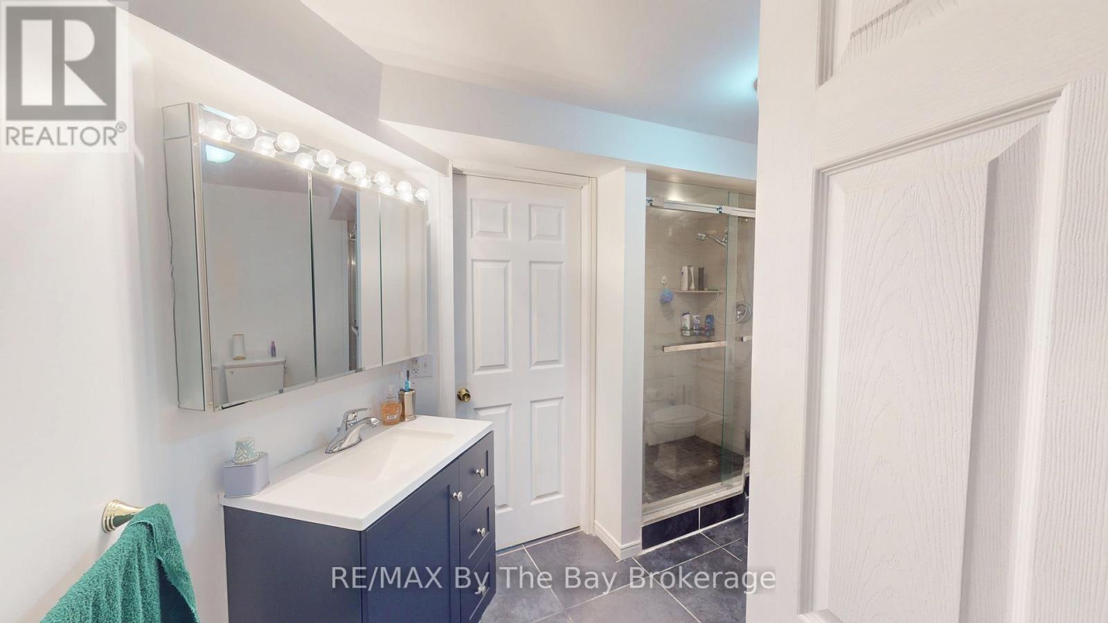 437 RAMBLEWOOD DRIVE - 34
