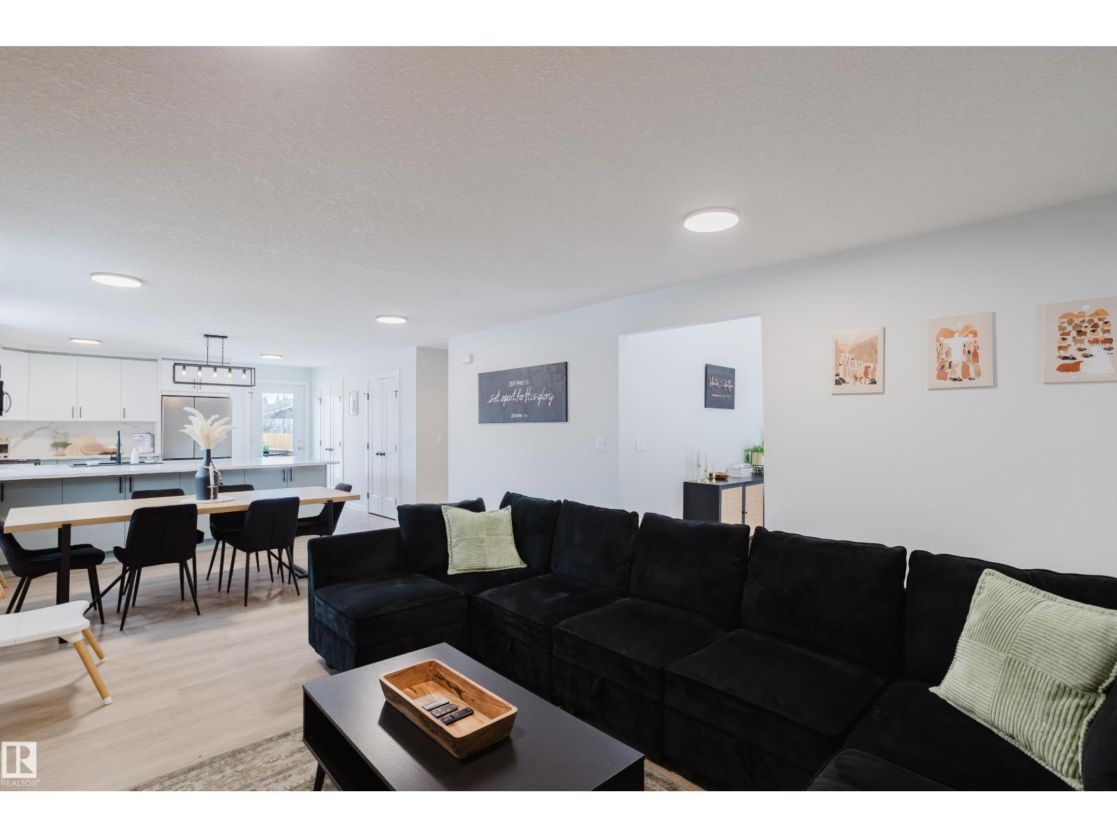 13 LORRAINE CR, St. Albert