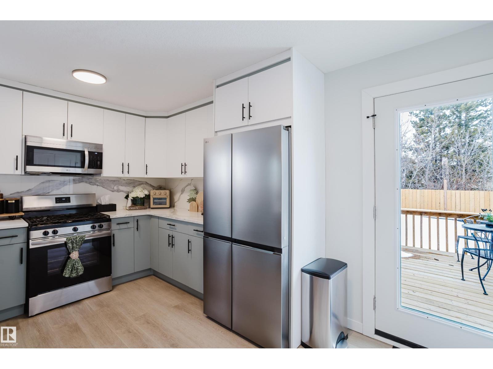 13 LORRAINE CR, St. Albert