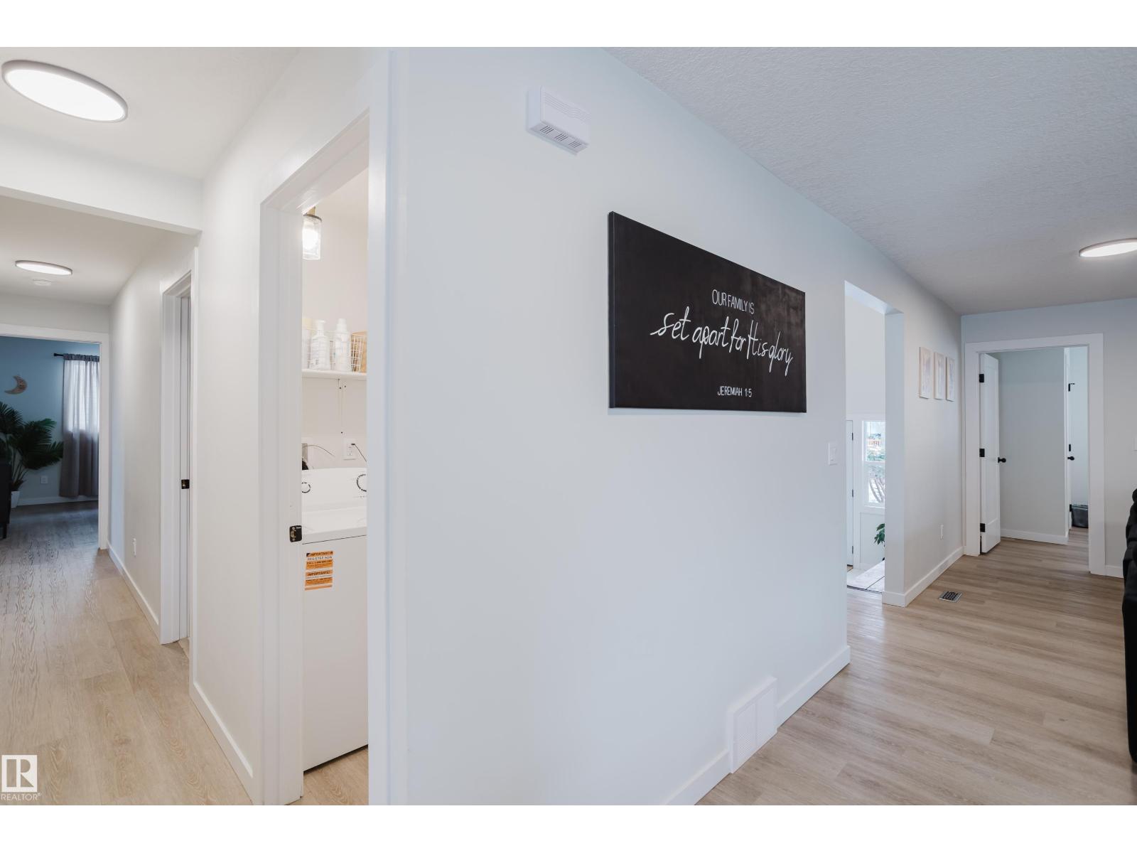 13 LORRAINE CR, St. Albert