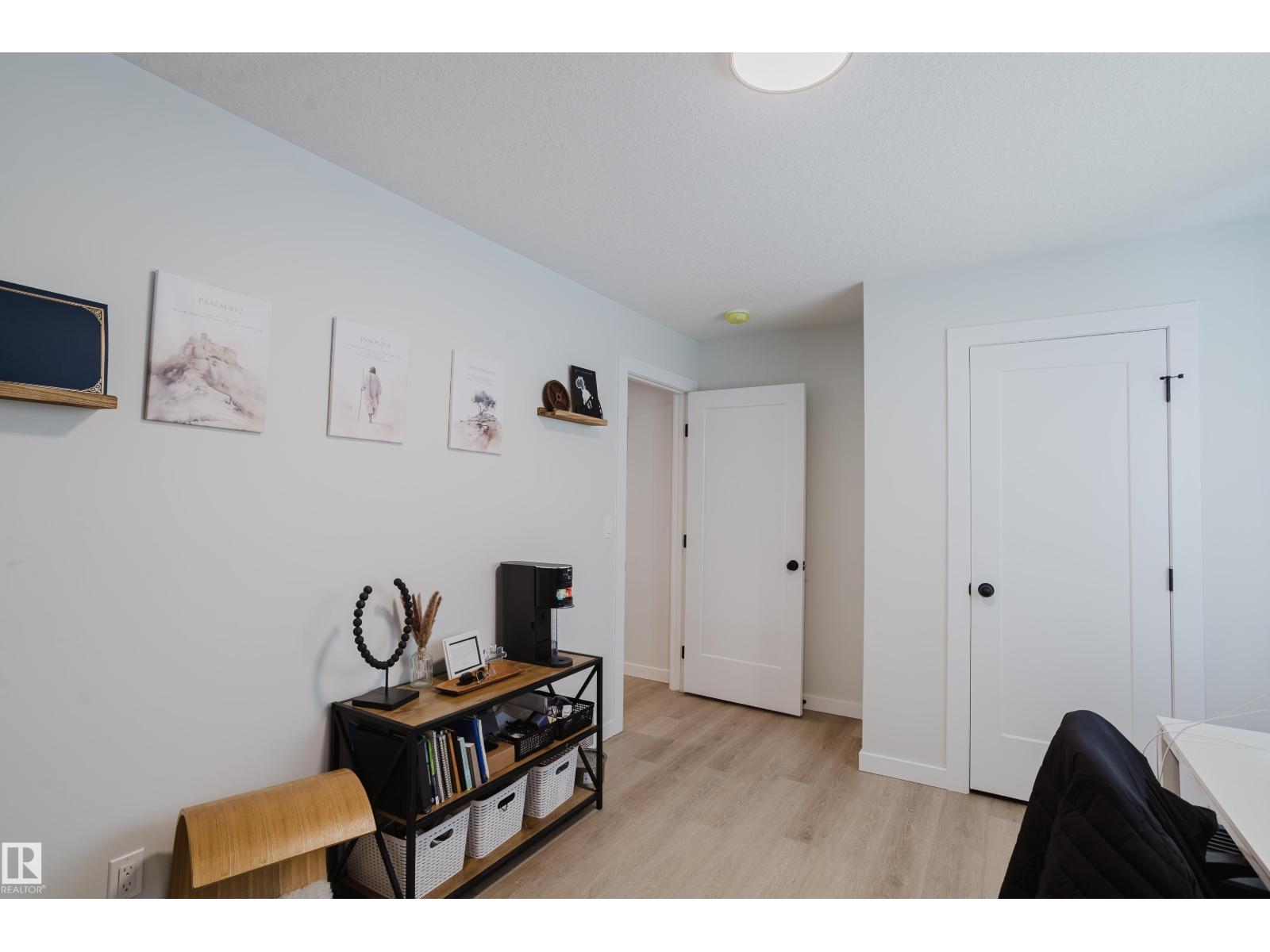 13 LORRAINE CR, St. Albert