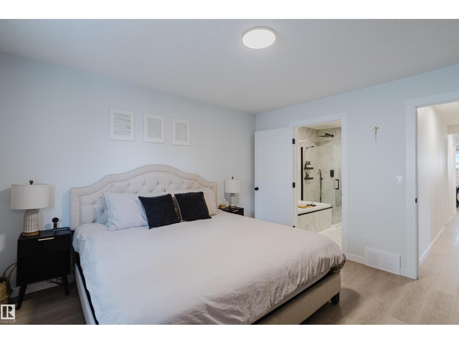 13 LORRAINE CR, St. Albert