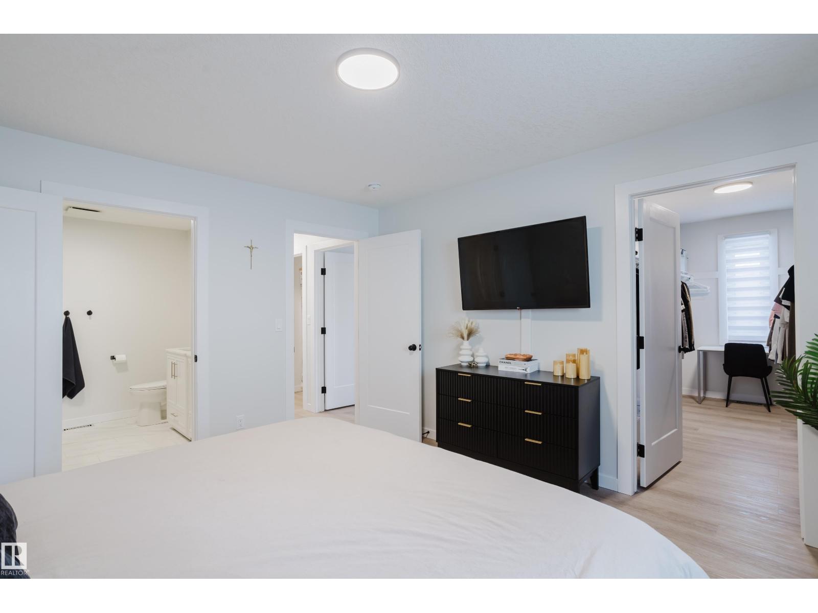 13 LORRAINE CR, St. Albert