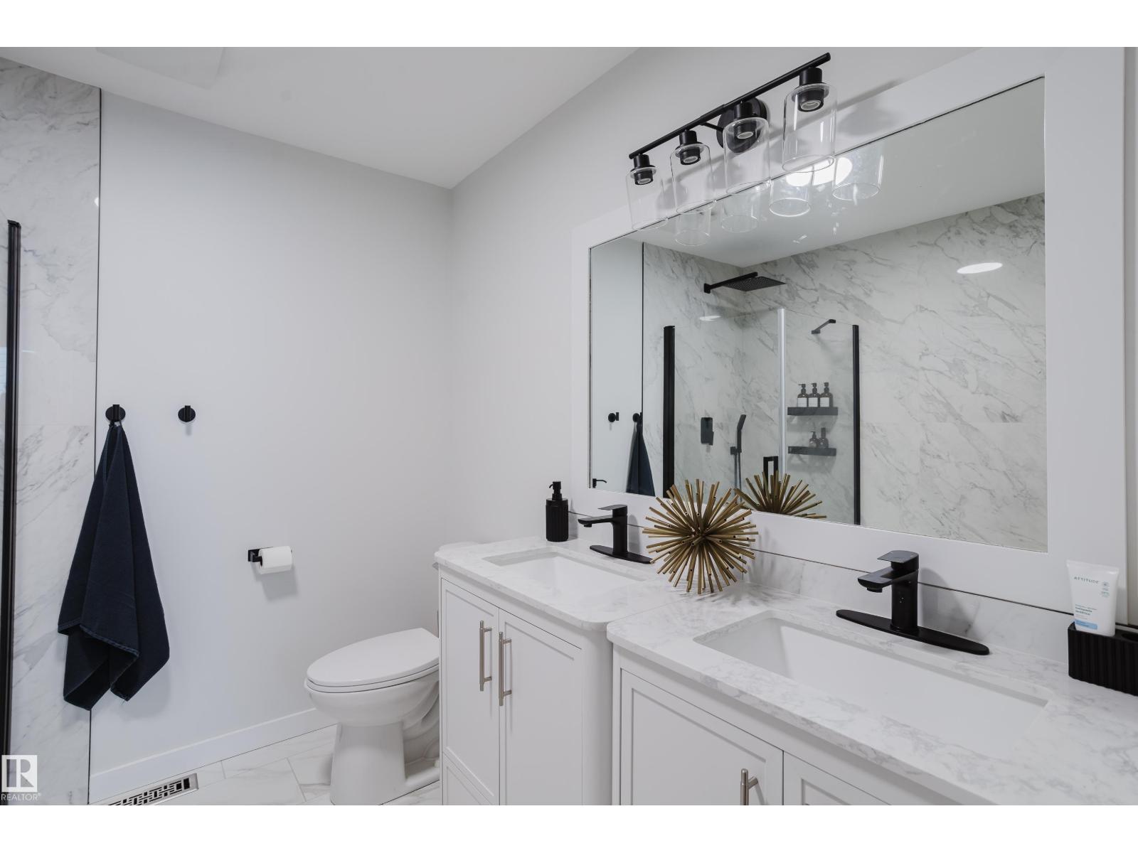 13 LORRAINE CR, St. Albert