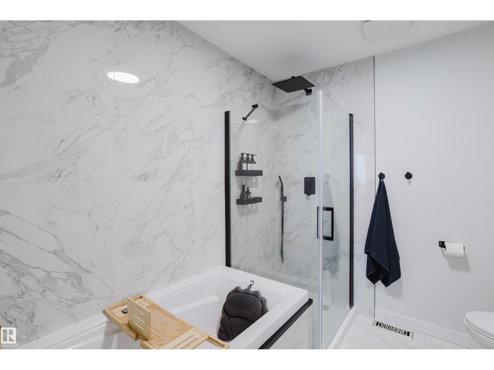 13 LORRAINE CR, St. Albert