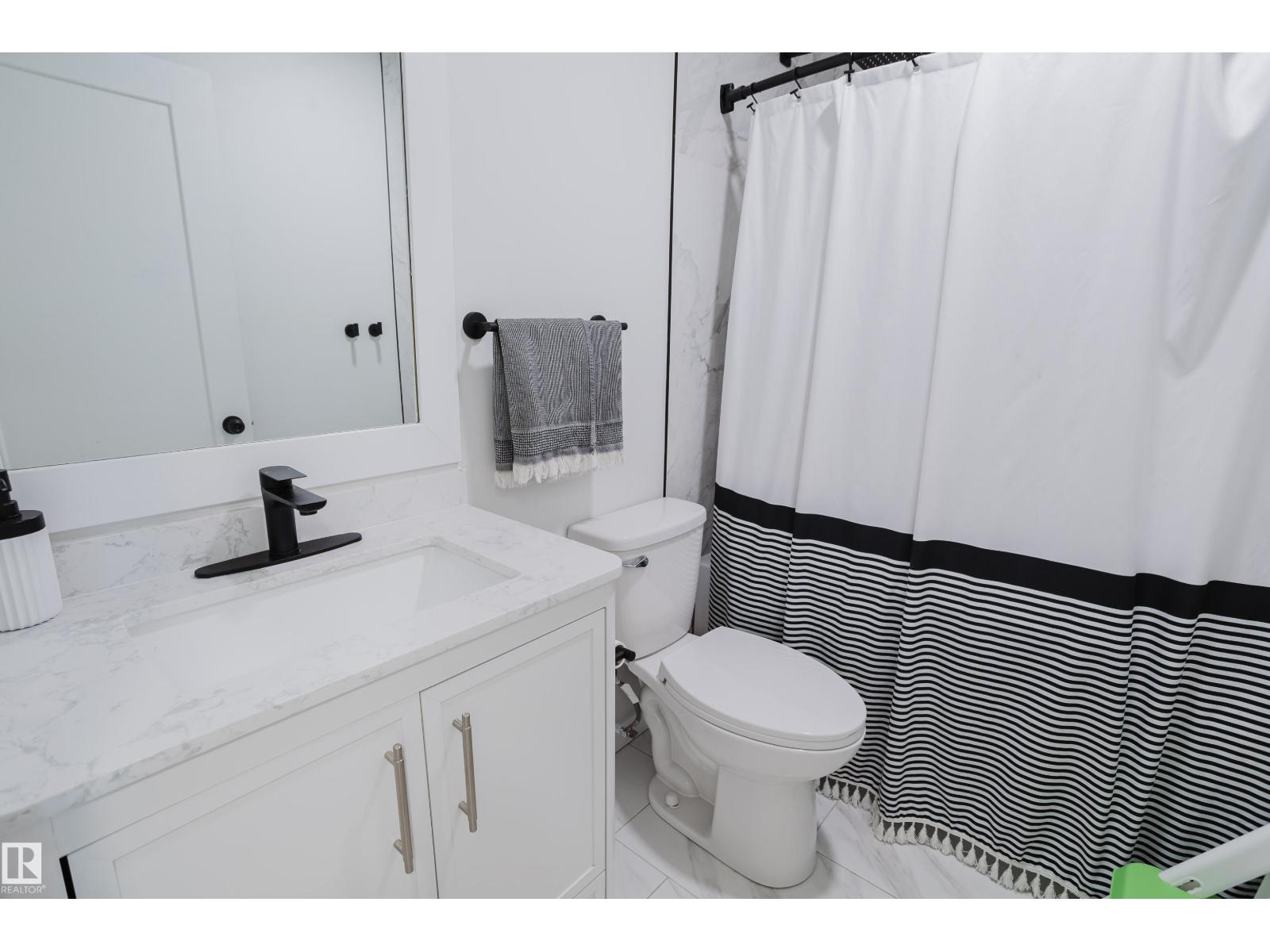 13 LORRAINE CR, St. Albert