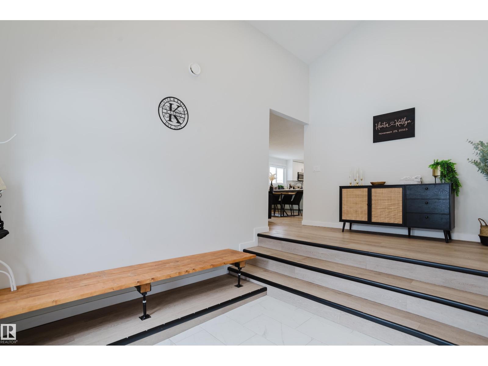 13 LORRAINE CR, St. Albert