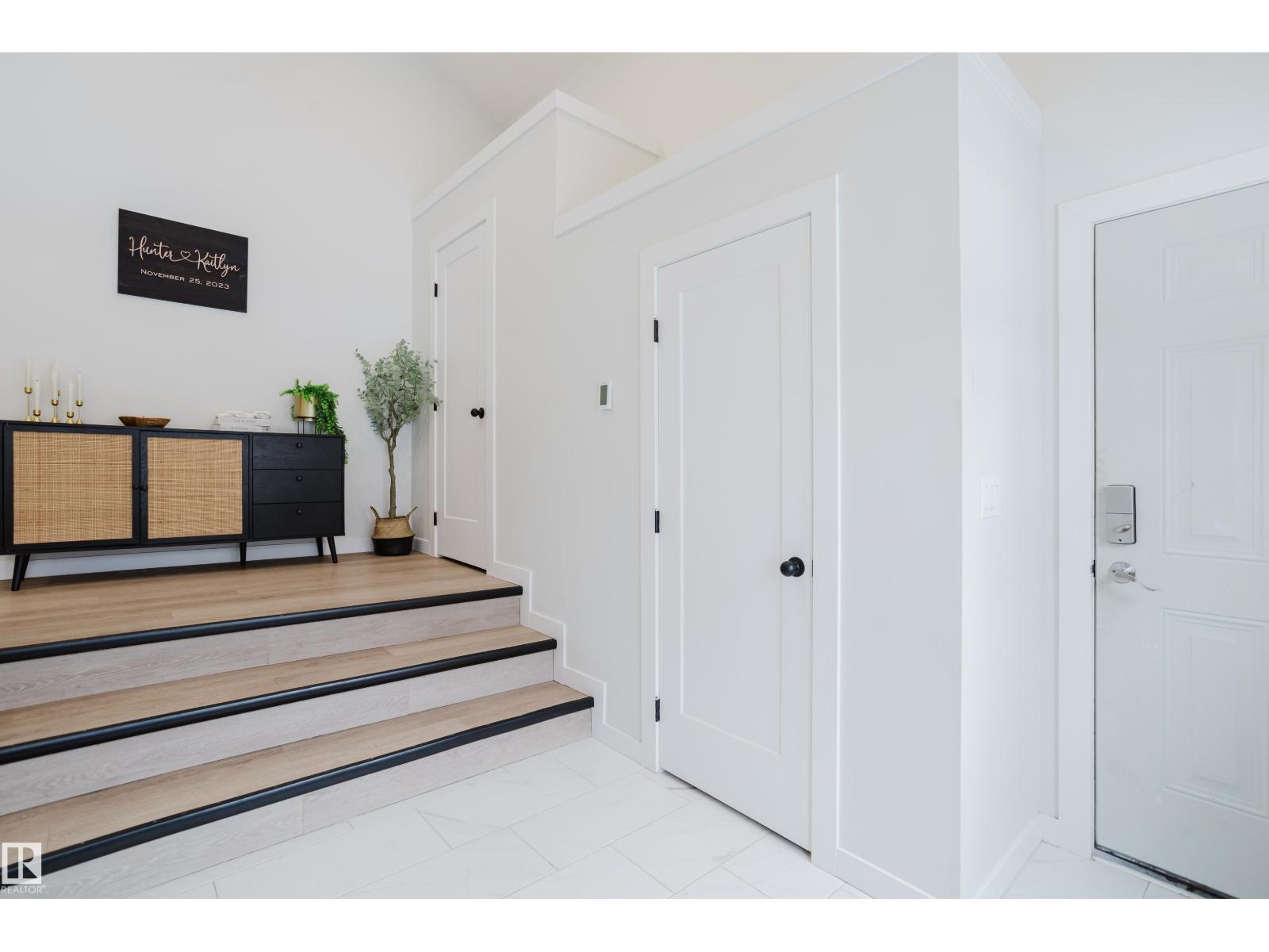 13 LORRAINE CR, St. Albert