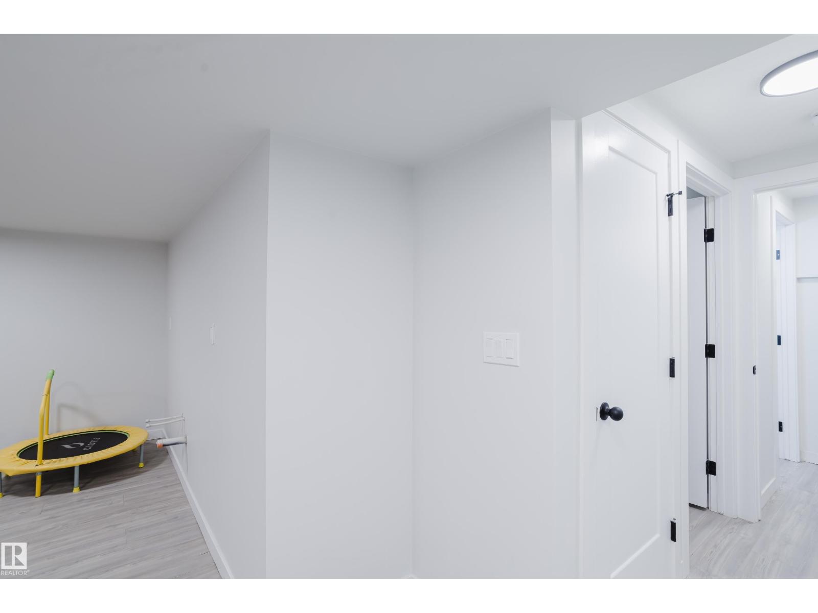 13 LORRAINE CR, St. Albert