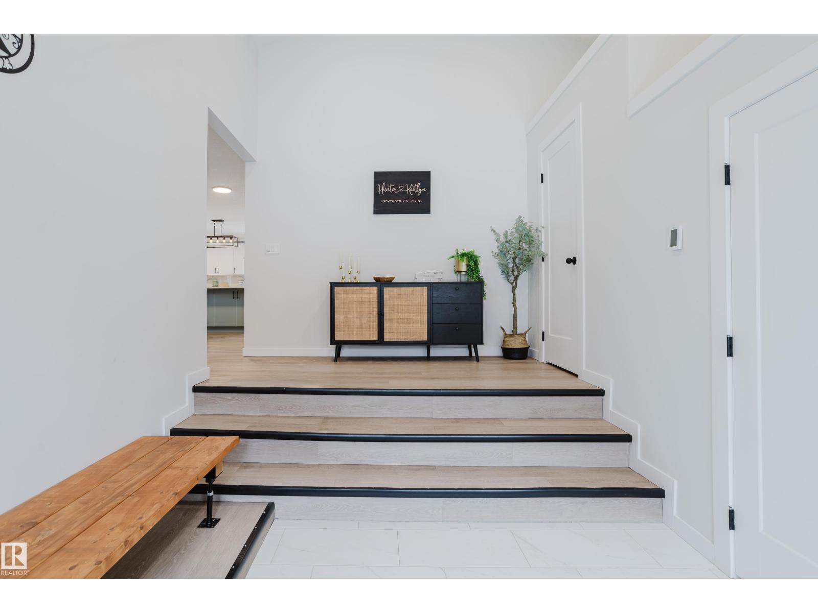 13 LORRAINE CR, St. Albert