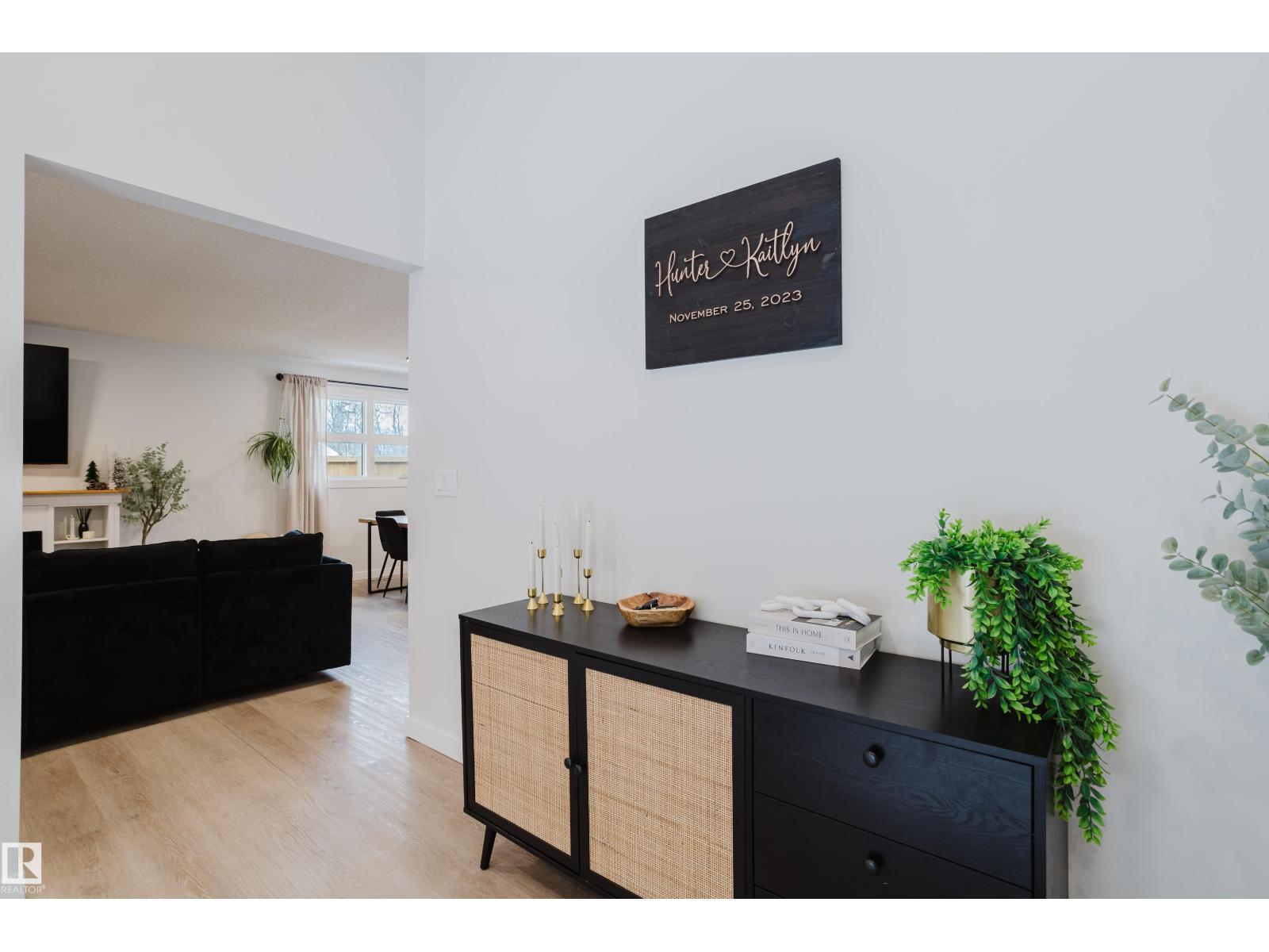 13 LORRAINE CR, St. Albert