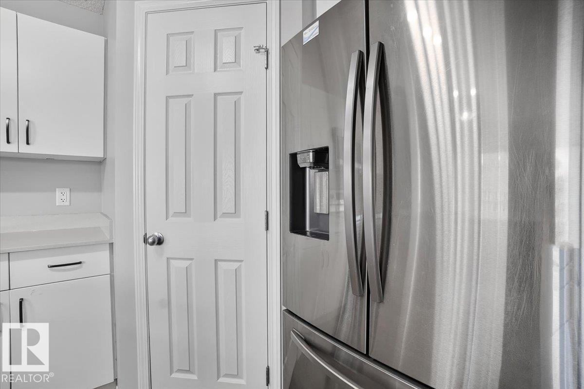 9046 COOPER LI SW, Edmonton