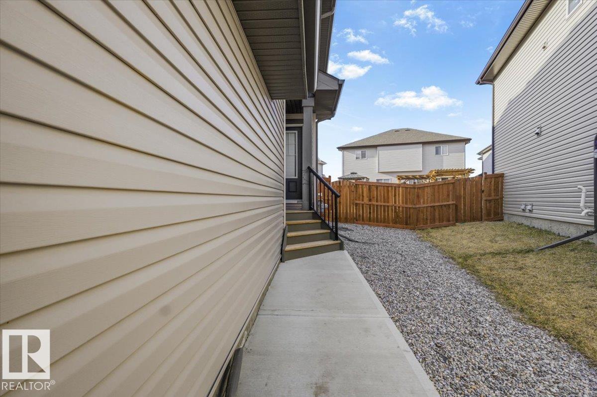 9046 COOPER LI SW, Edmonton