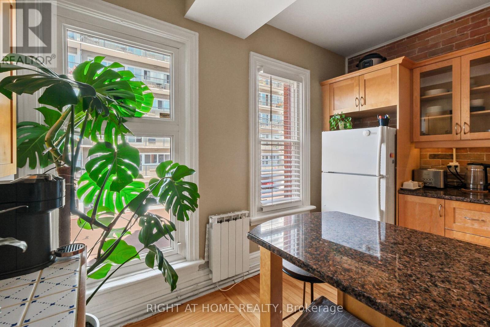 93 GILMOUR STREET - 11